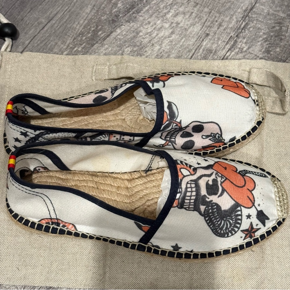 Respoke Fernanda Cream Espadrilles with Skull and Floral Design - Picture 2 of 6
